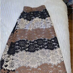 Lace skirt